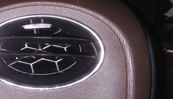 2013 Honda Brio S MT, Petrol, Manual, 1,09,084 km, AC Unit - Front vent has minor damage