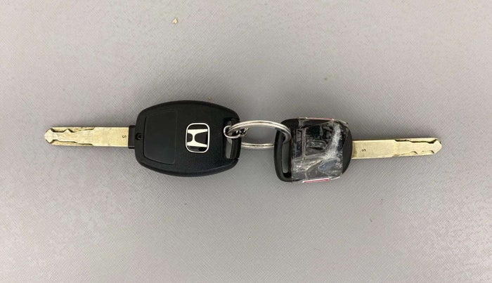 2013 Honda Brio S MT, Petrol, Manual, 1,09,084 km, Key Close Up
