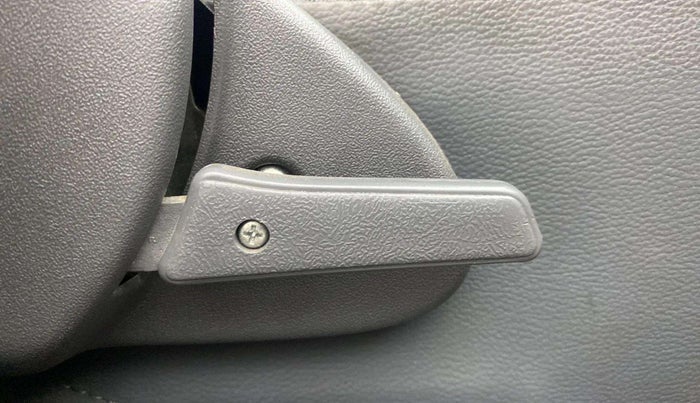 2015 Maruti Alto 800 VXI, Petrol, Manual, 16,676 km, Driver Side Adjustment Panel