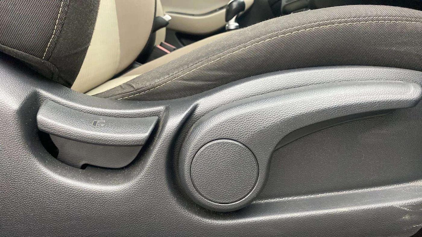 2018 Hyundai Elite i20 ASTA 1.2 (O), Petrol, Manual, 22,962 km, Driver Side Adjustment Panel