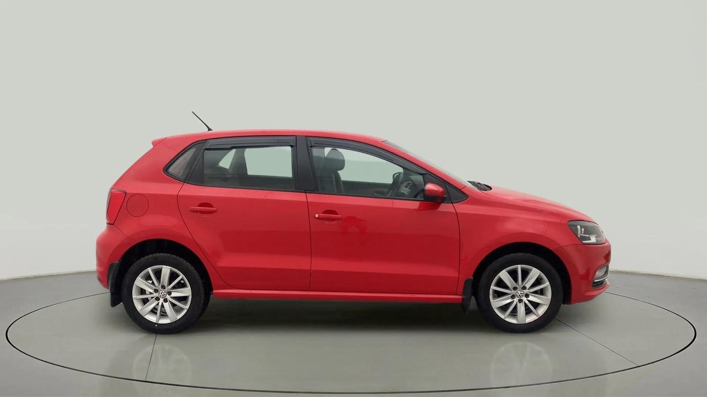 2016 Volkswagen Polo HIGHLINE1.2L, Petrol, Manual, 75,504 km, Right Side View