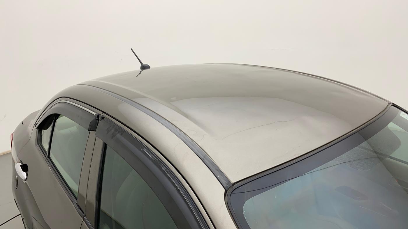 2017 Maruti Dzire LXI, CNG, Manual, 1,00,279 km, Roof