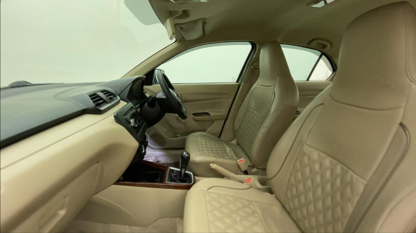 2017 Maruti Dzire LXI, CNG, Manual, 1,00,279 km, Right Side Front Door Cabin