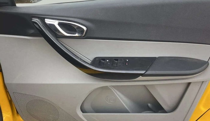 2020 Tata Tiago XZA PLUS PETROL, Petrol, Automatic, 49,075 km, Driver Side Door Panels Control