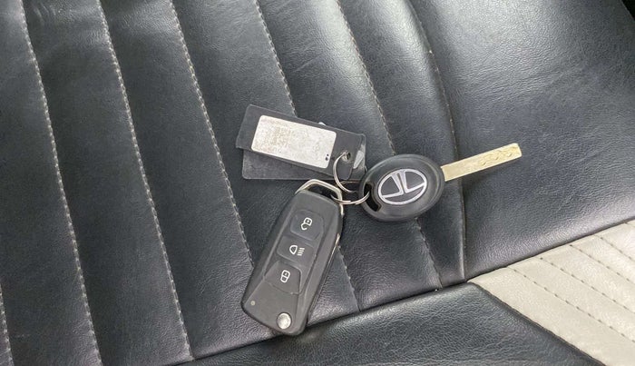 2020 Tata Tiago XZA PLUS PETROL, Petrol, Automatic, 49,075 km, Key Close Up