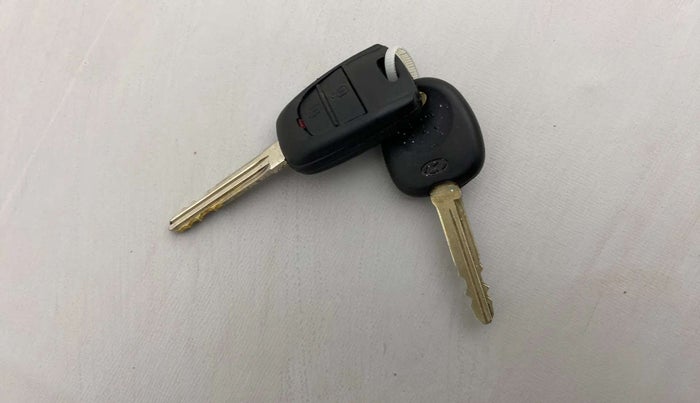 2018 Hyundai Xcent S 1.2, Petrol, Manual, 44,846 km, Key Close Up