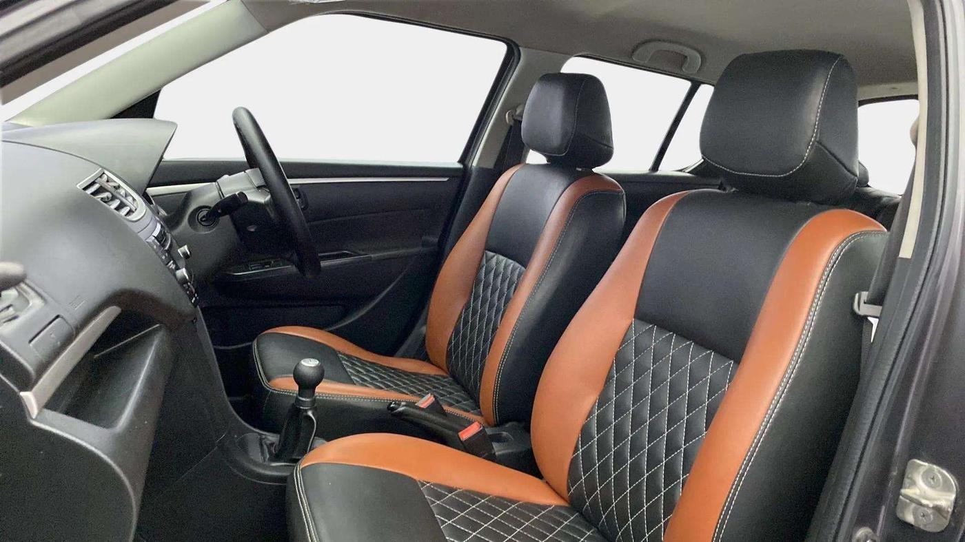 2017 Maruti Swift LXI (O), Petrol, Manual, 98,291 km, Right Side Front Door Cabin
