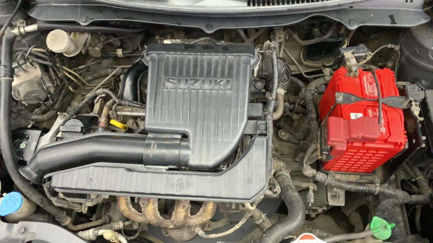 2017 Maruti Swift LXI (O), Petrol, Manual, 98,291 km, Open Bonet
