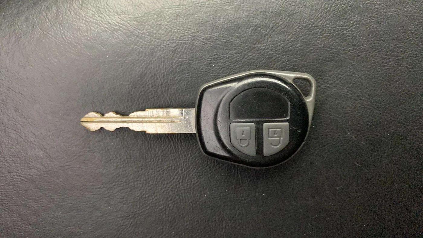 2017 Maruti Swift LXI (O), Petrol, Manual, 98,291 km, Key Close Up