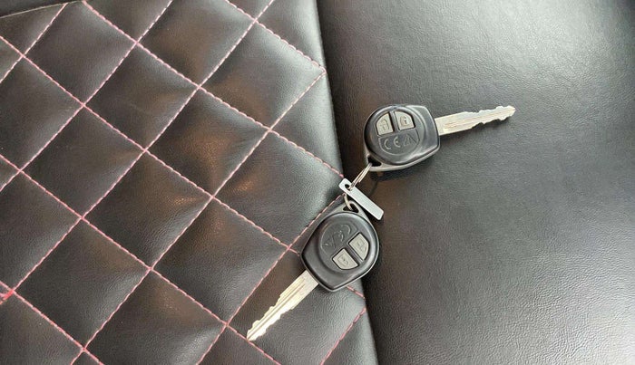 2021 Maruti Vitara Brezza LXI, Petrol, Manual, 29,065 km, Key Close Up