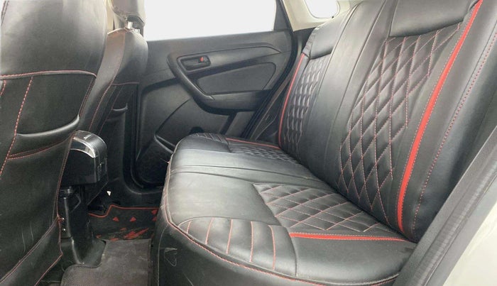 2021 Maruti Vitara Brezza LXI, Petrol, Manual, 29,065 km, Right Side Rear Door Cabin