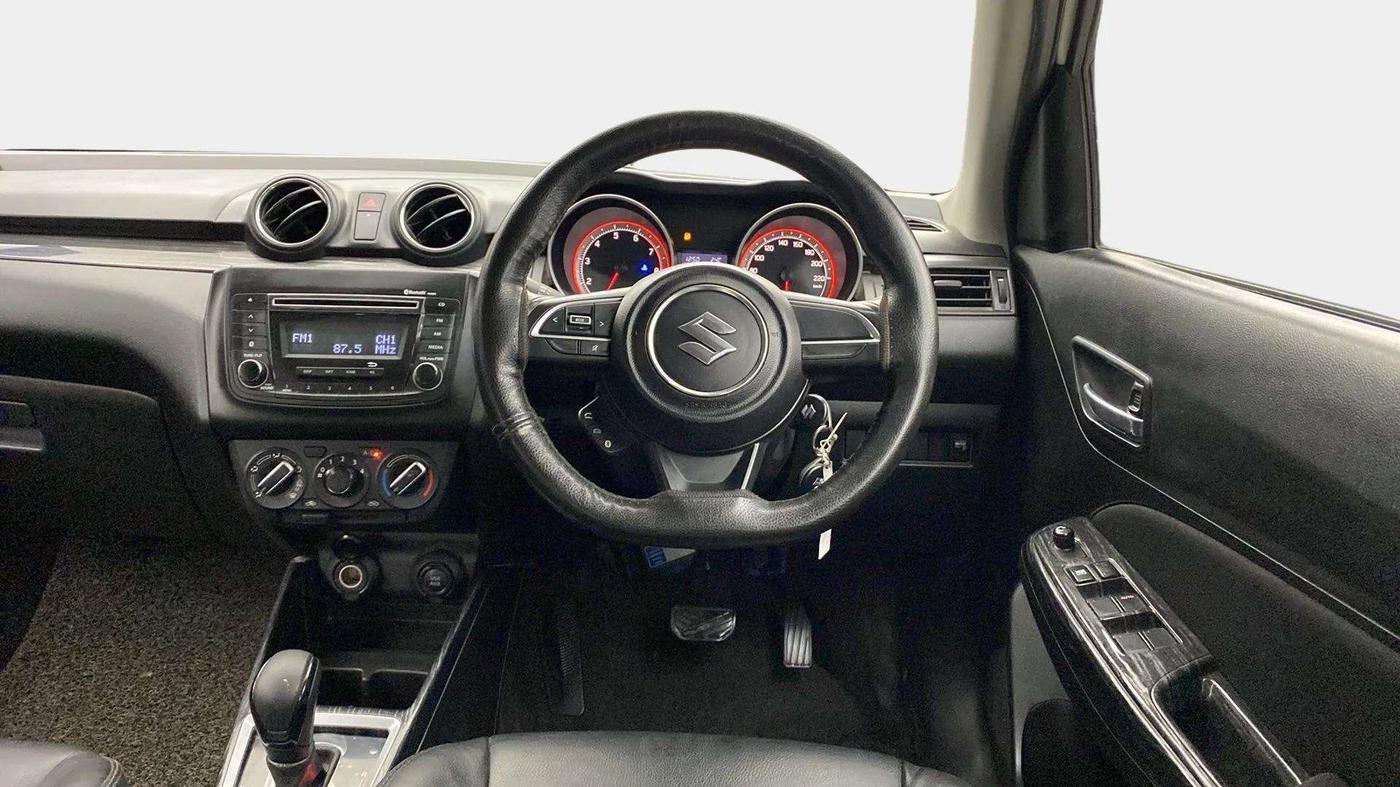 2018 Maruti Swift VXI AMT, Petrol, Automatic, 28,390 km, Steering Wheel Close Up