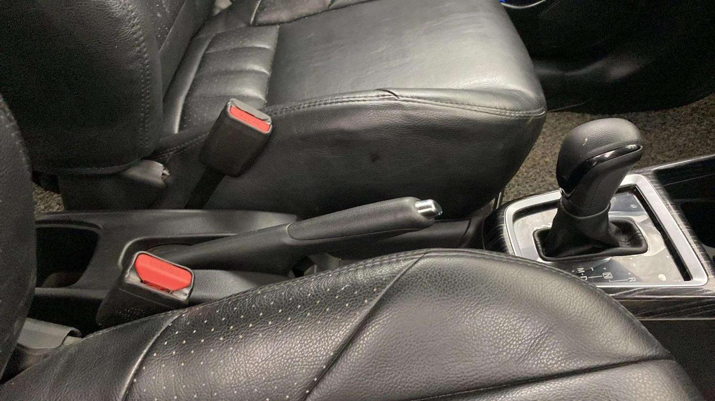 2018 Maruti Swift VXI AMT, Petrol, Automatic, 28,390 km, Gear Lever