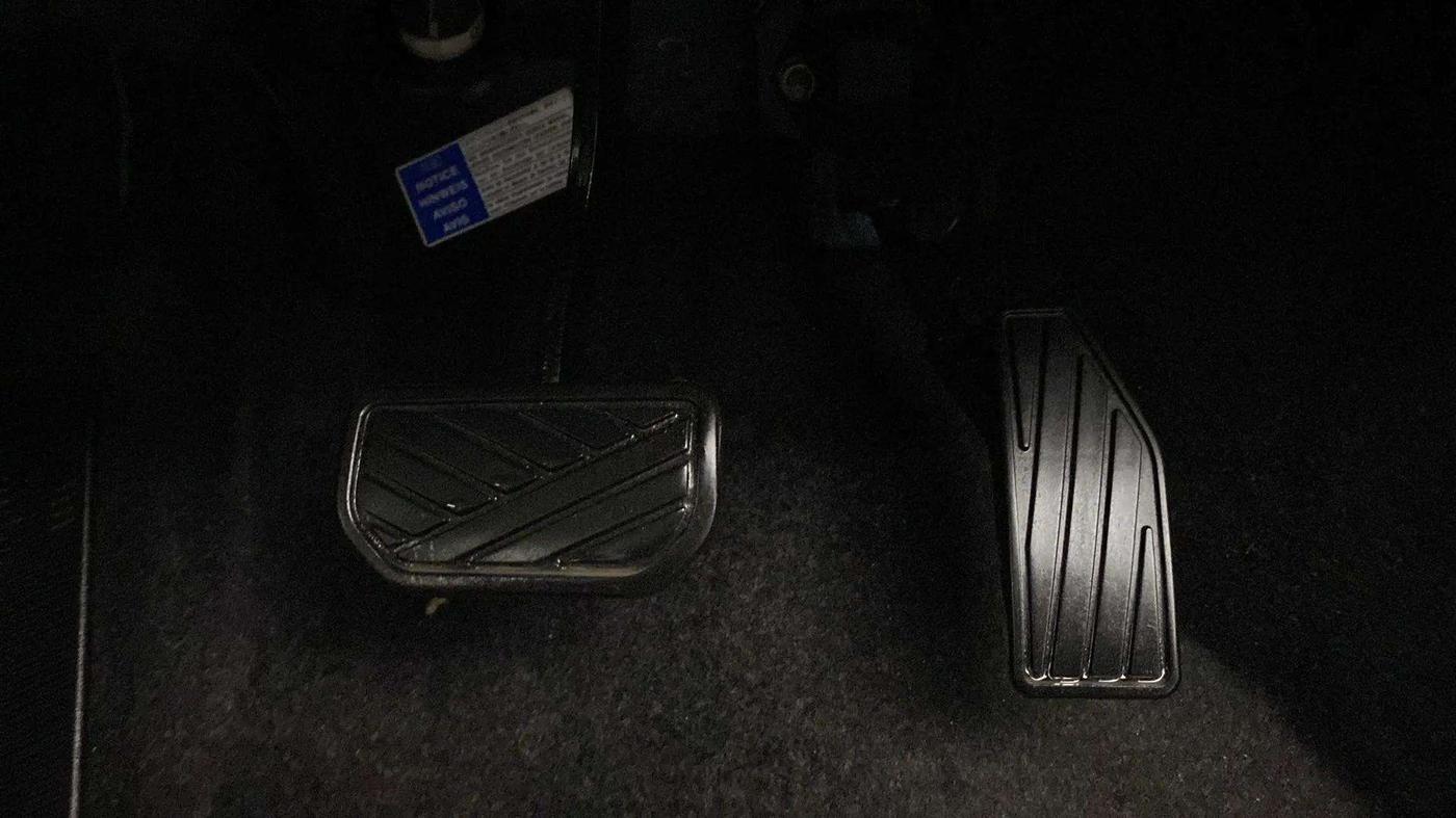 2018 Maruti Swift VXI AMT, Petrol, Automatic, 28,390 km, Pedals