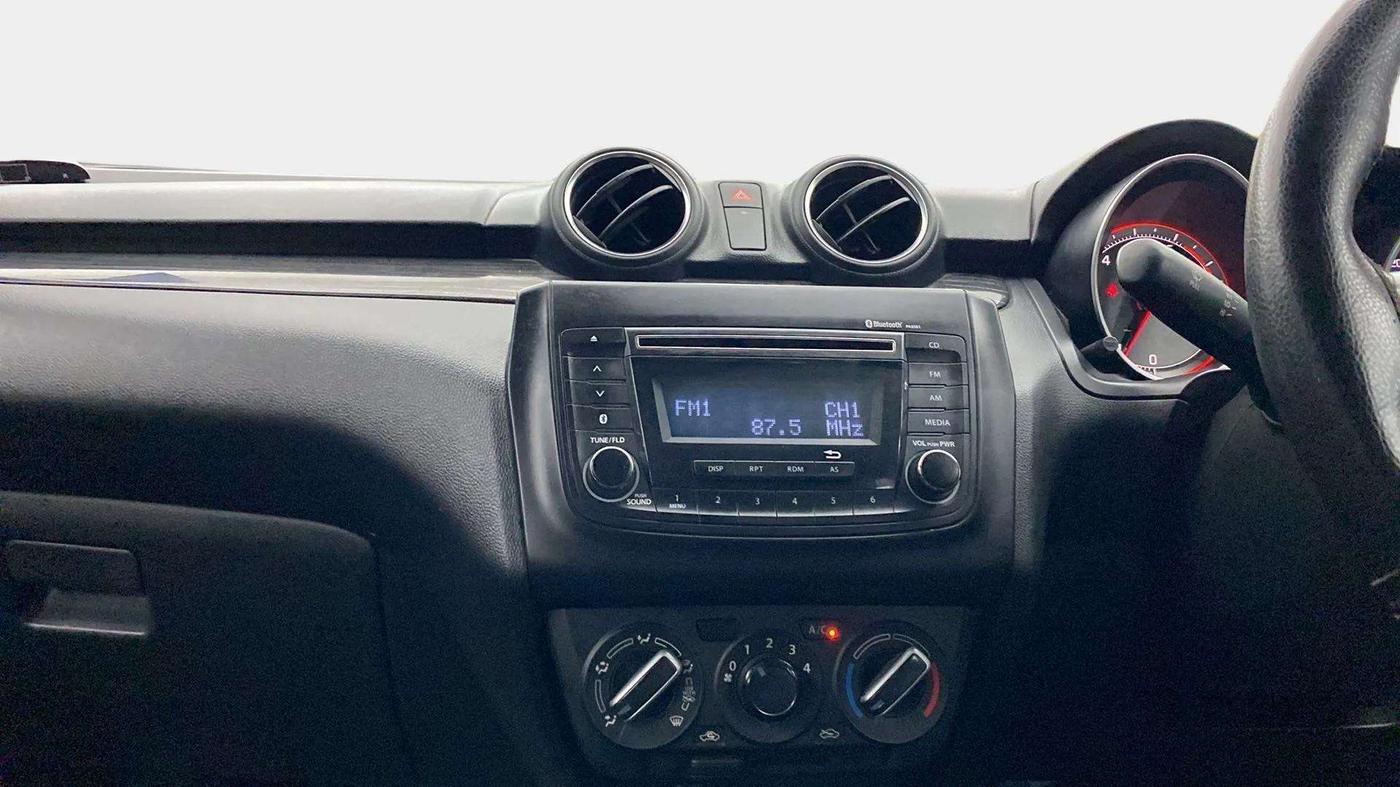 2018 Maruti Swift VXI AMT, Petrol, Automatic, 28,390 km, Air Conditioner