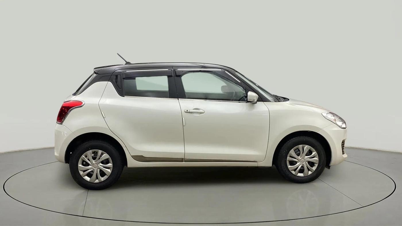 2018 Maruti Swift VXI AMT, Petrol, Automatic, 28,390 km, Right Side View