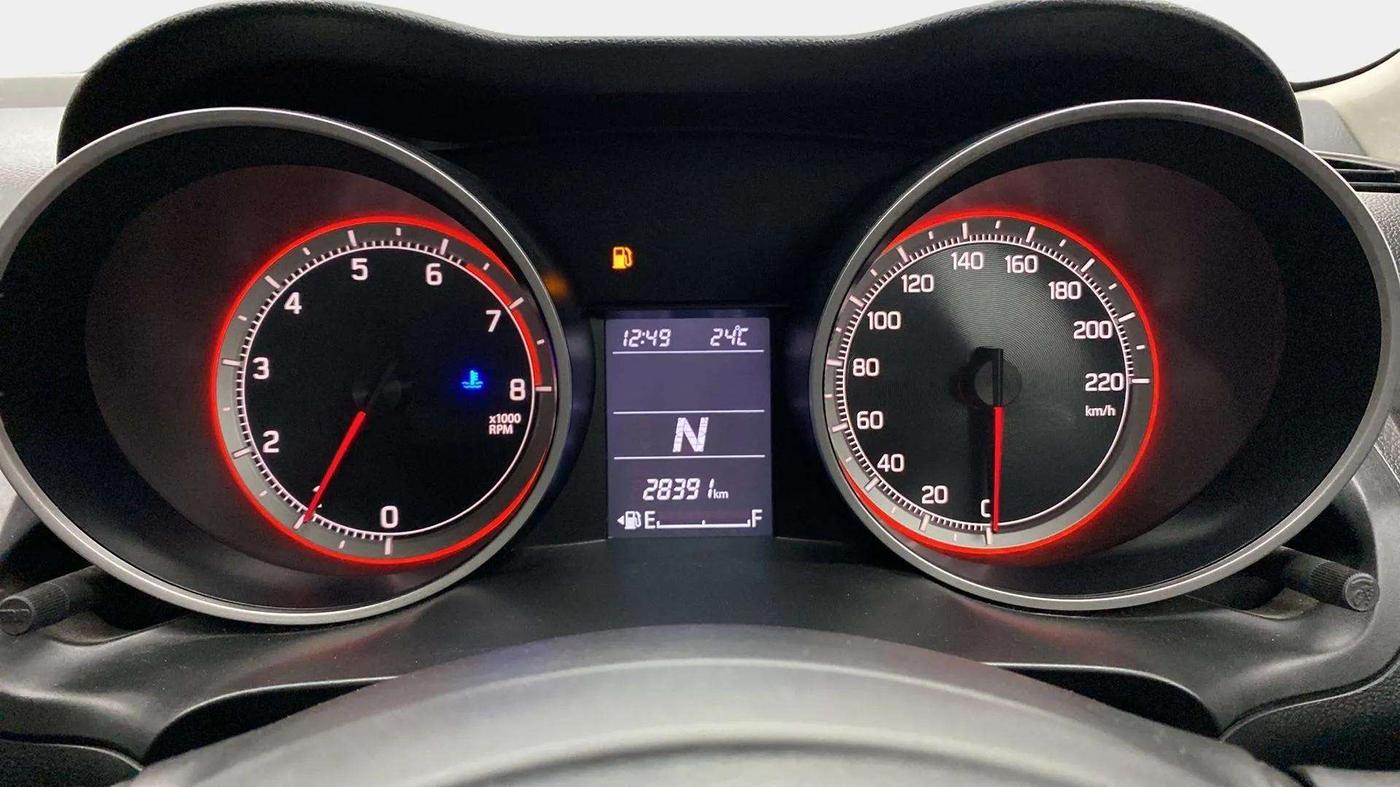 2018 Maruti Swift VXI AMT, Petrol, Automatic, 28,390 km, Odometer Image
