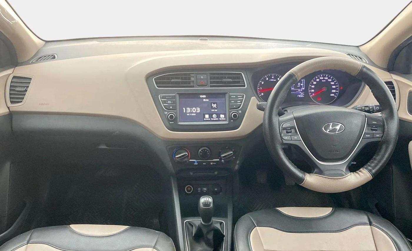2019 Hyundai Elite i20 SPORTZ PLUS 1.2, Petrol, Manual, 18,055 km, Dashboard