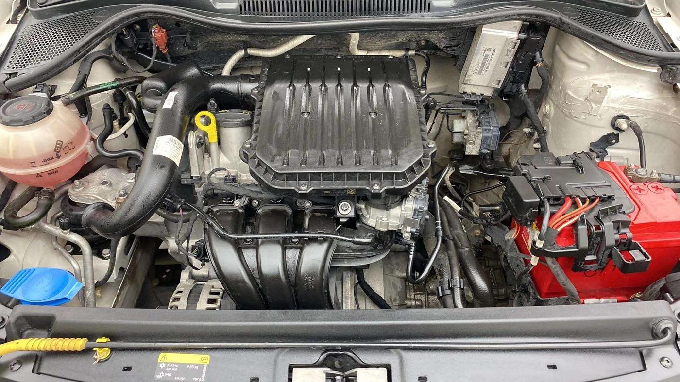 2018 Volkswagen Polo TRENDLINE 1.0L, Petrol, Manual, 83,354 km, Open Bonet