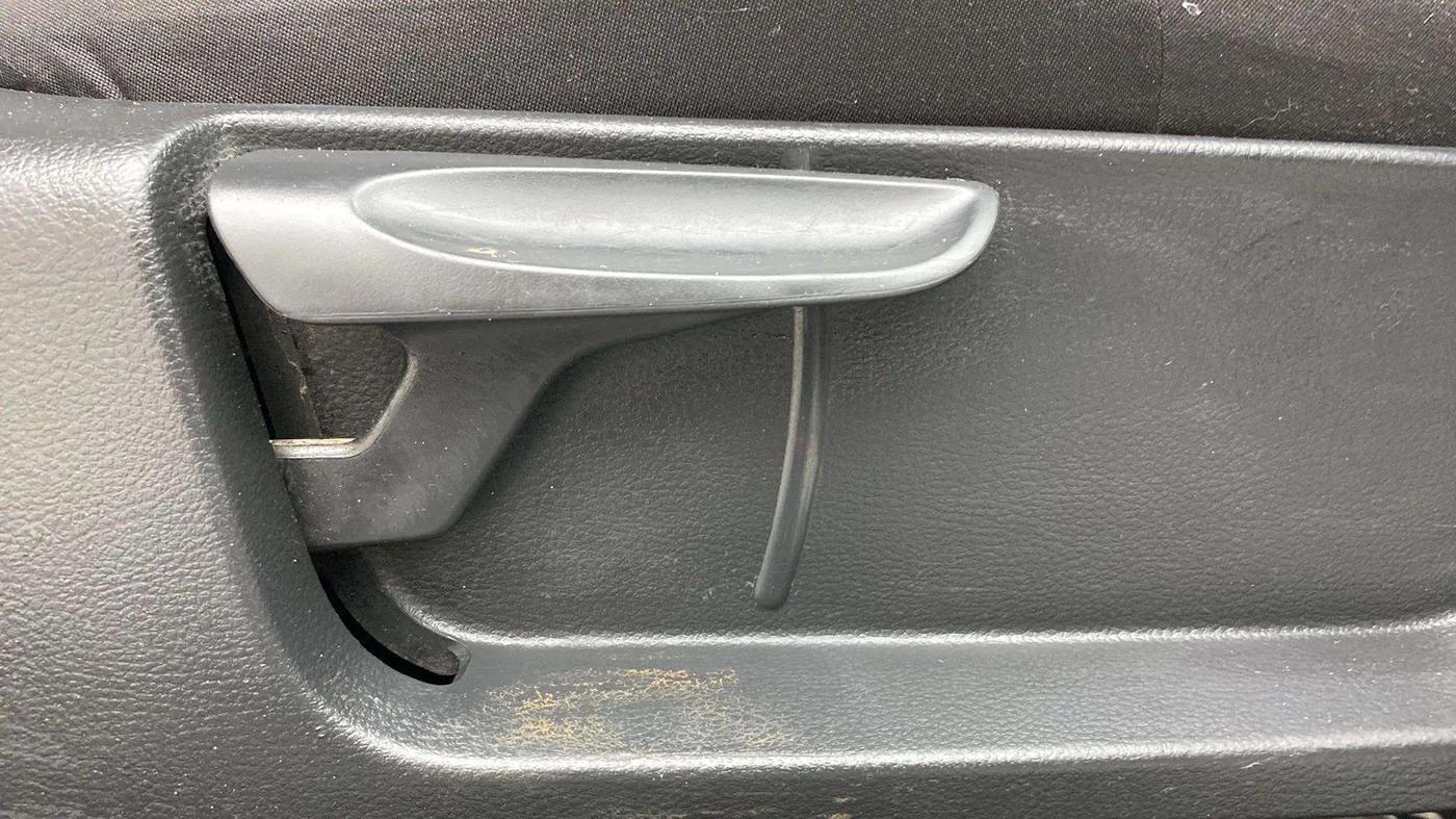2018 Volkswagen Polo TRENDLINE 1.0L, Petrol, Manual, 83,354 km, Driver Side Adjustment Panel