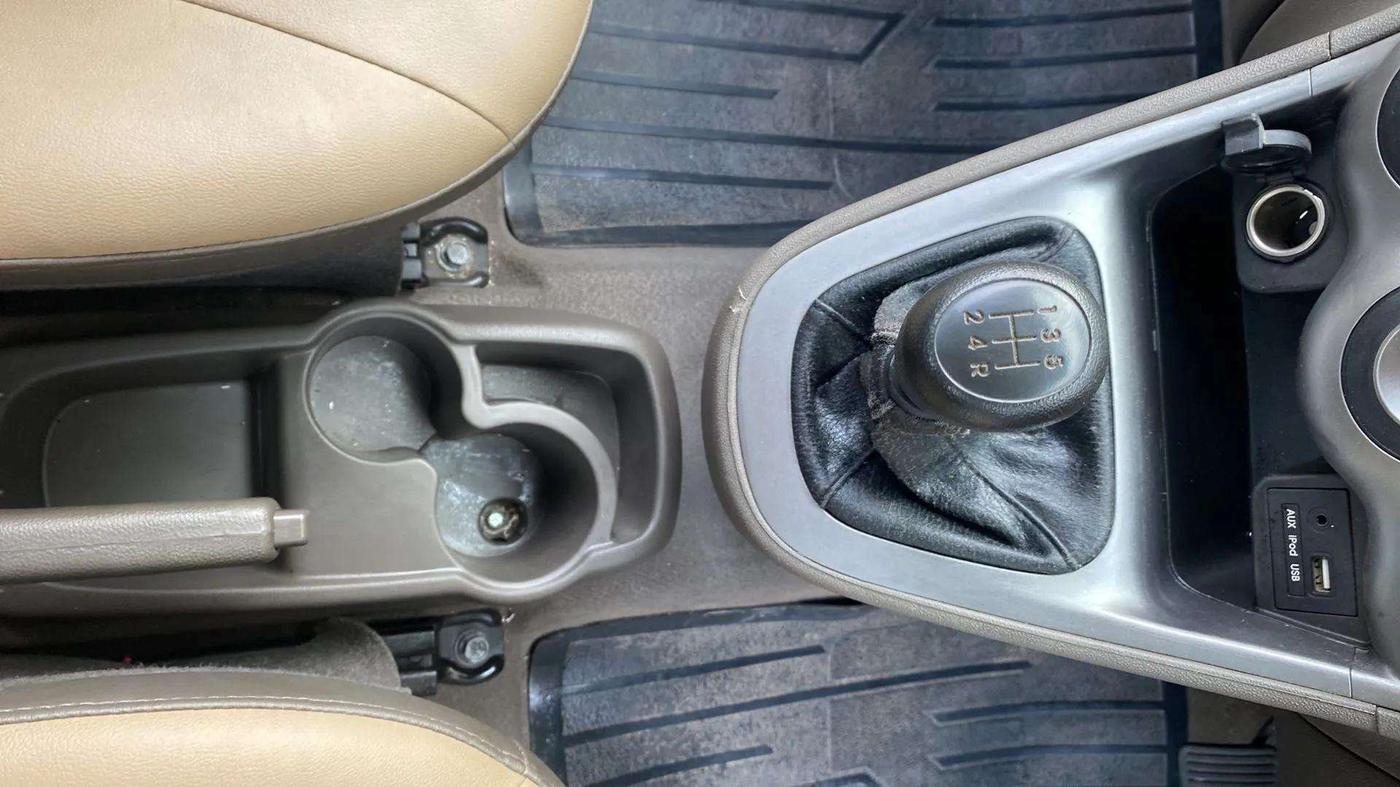 2016 Hyundai i10 SPORTZ 1.1, Petrol, Manual, 9,543 km, Gear Lever