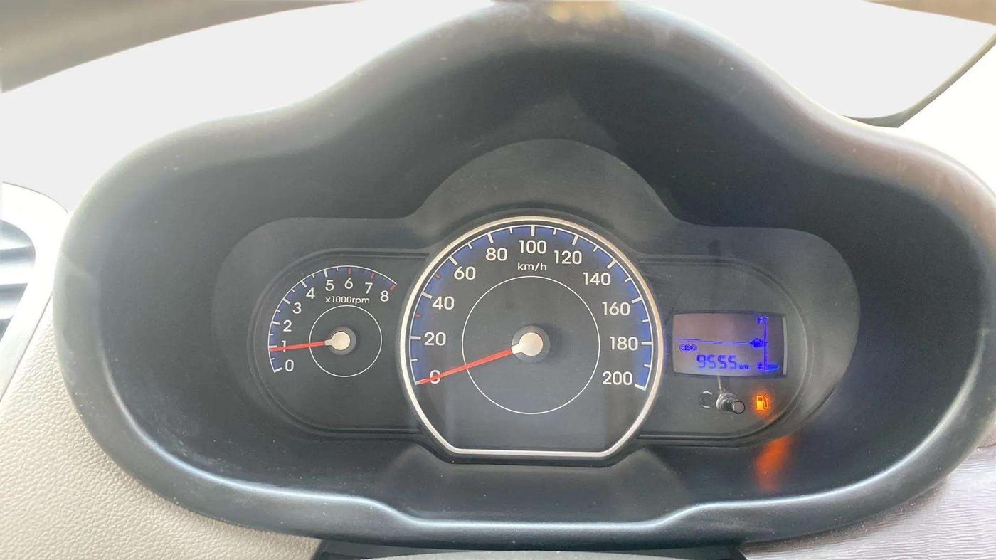2016 Hyundai i10 SPORTZ 1.1, Petrol, Manual, 9,543 km, Odometer Image