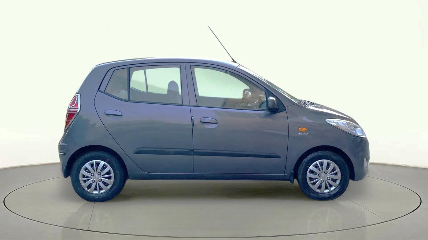 2016 Hyundai i10 SPORTZ 1.1, Petrol, Manual, 9,543 km, Right Side View