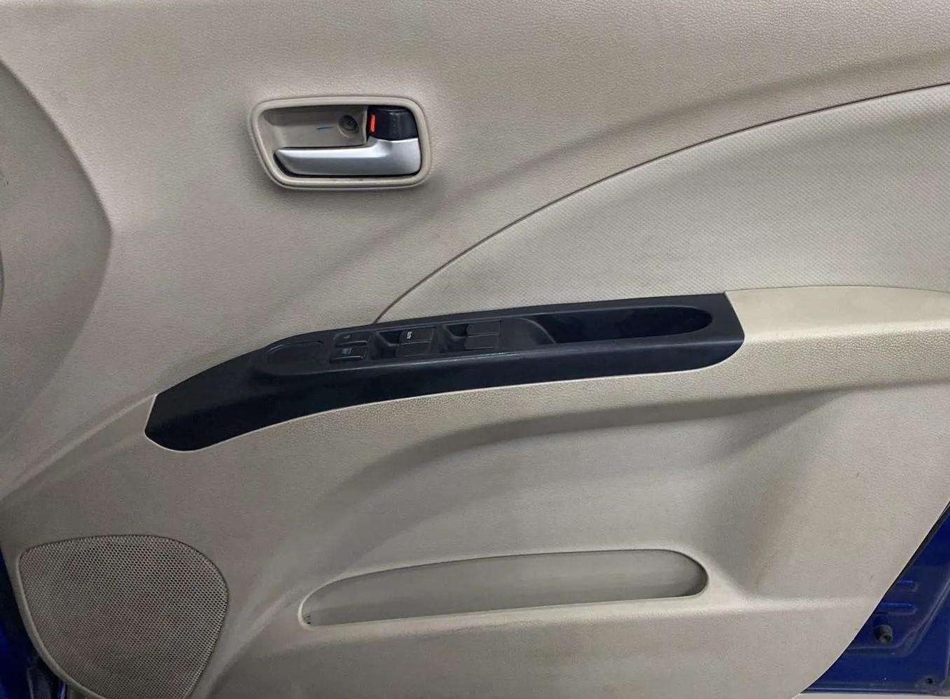 2018 Maruti Celerio VXI CNG, CNG, Manual, 71,514 km, Driver Side Door Panels Control