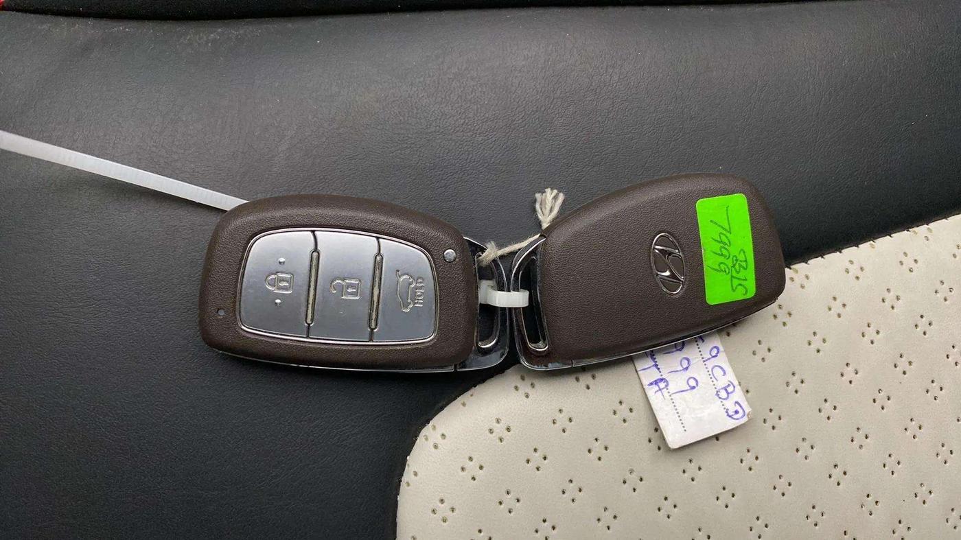 2023 Hyundai Creta S PLUS KNIGHT 1.5 PETROL, Petrol, Manual, 8,892 km, Key Close Up