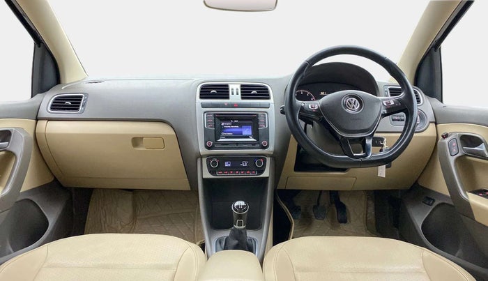 2016 Volkswagen Vento HIGHLINE 1.6 MPI, Petrol, Manual, 34,621 km, Dashboard