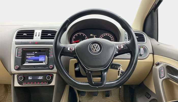 2016 Volkswagen Vento HIGHLINE 1.6 MPI, Petrol, Manual, 34,621 km, Steering Wheel Close Up