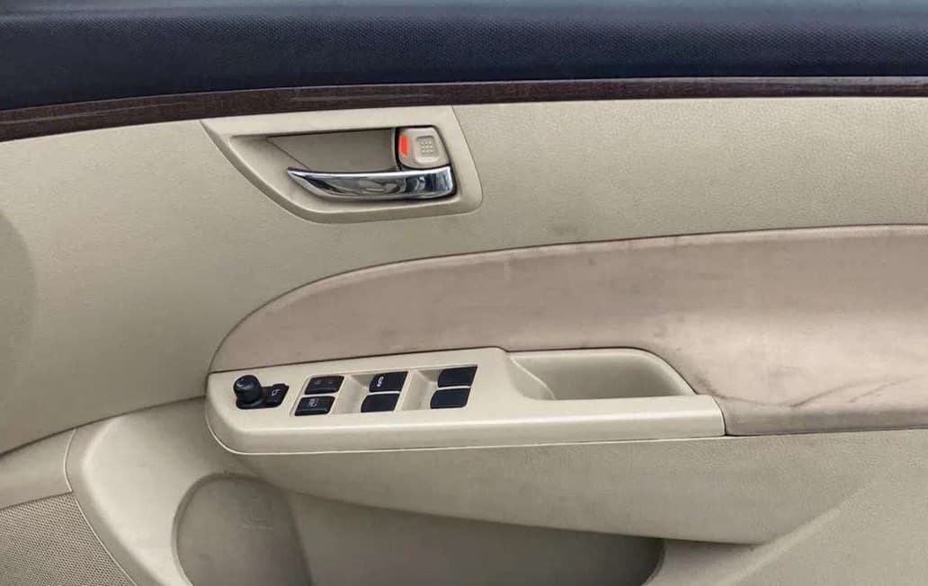 2016 Maruti Swift Dzire VXI, Petrol, Manual, 50,824 km, Driver Side Door Panels Control