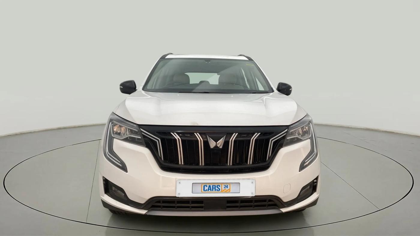 2023 Mahindra XUV700 AX 5 D MT 5 STR, Diesel, Manual, 21,103 km, Front