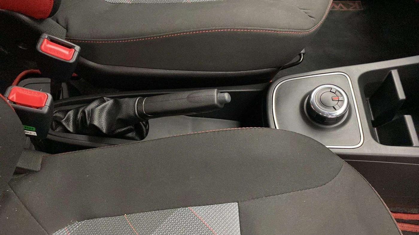 2020 Renault Kwid RXT 1.0 AMT (O), Petrol, Automatic, 2,427 km, Gear Lever