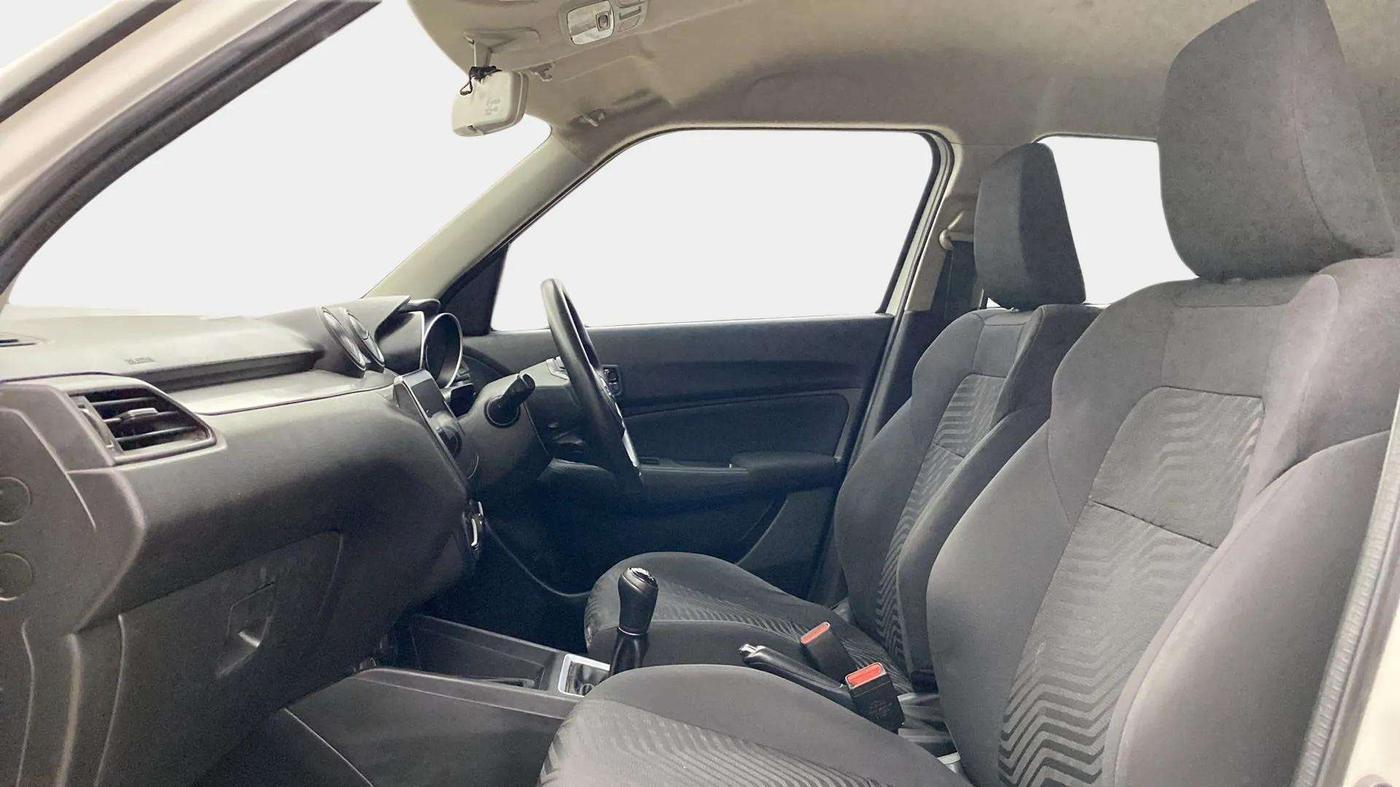 2021 Maruti Swift VXI, CNG, Manual, 43,221 km, Right Side Front Door Cabin