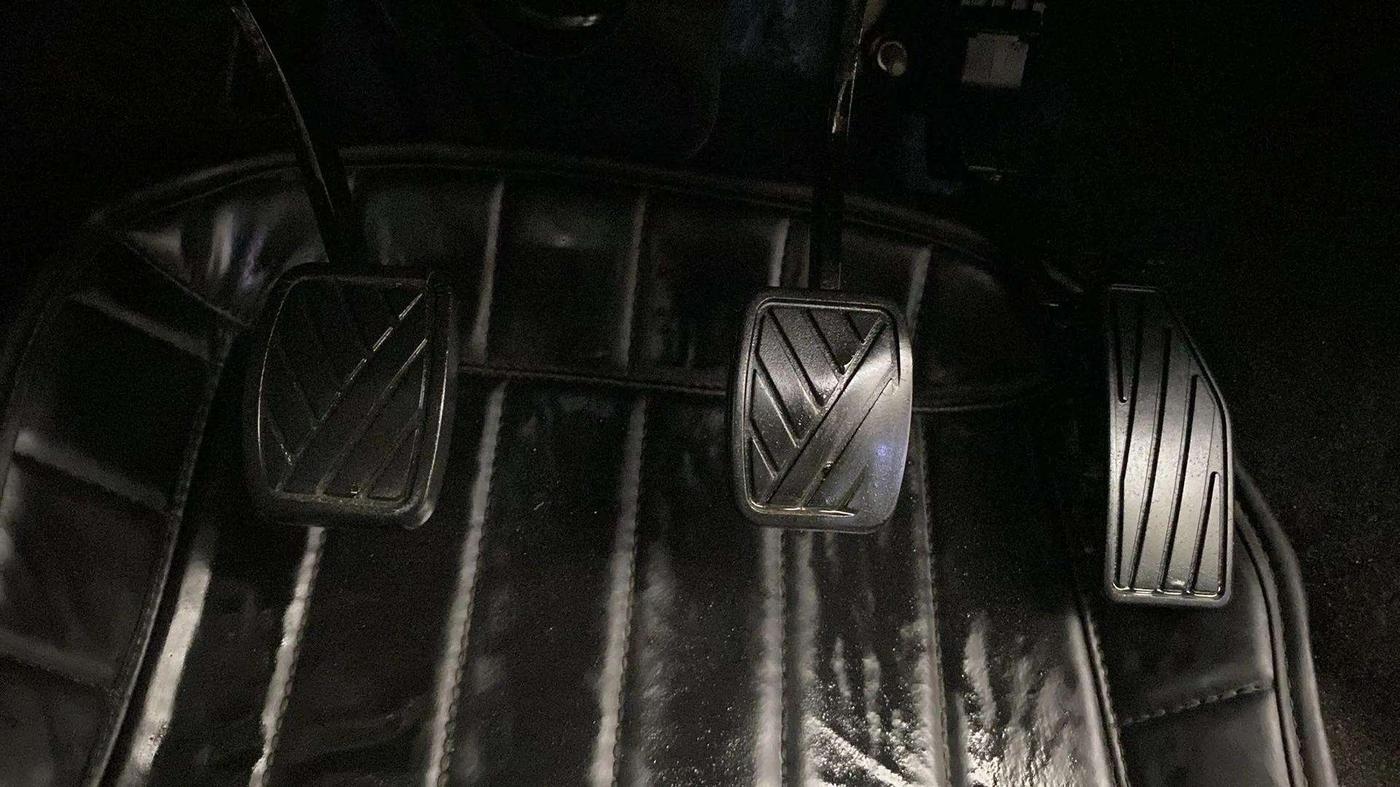 2021 Maruti Swift VXI, CNG, Manual, 43,221 km, Pedals