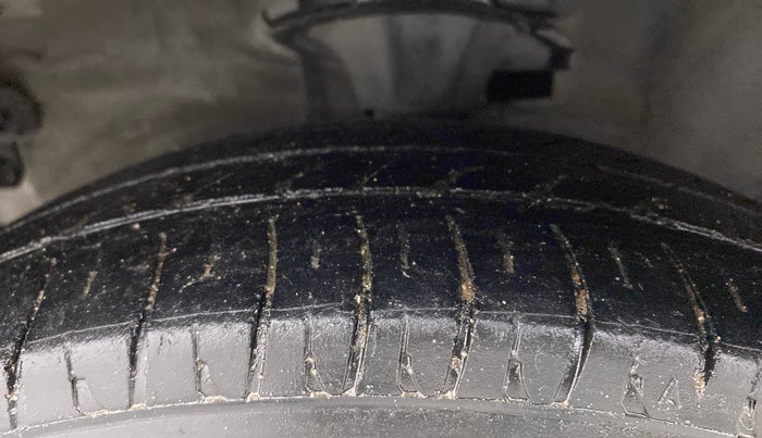 2013 Hyundai i10 SPORTZ 1.2, Petrol, Manual, 94,975 km, Left Front Tyre Tread