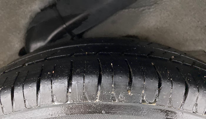 2013 Hyundai i10 SPORTZ 1.2, Petrol, Manual, 94,975 km, Left Rear Tyre Tread