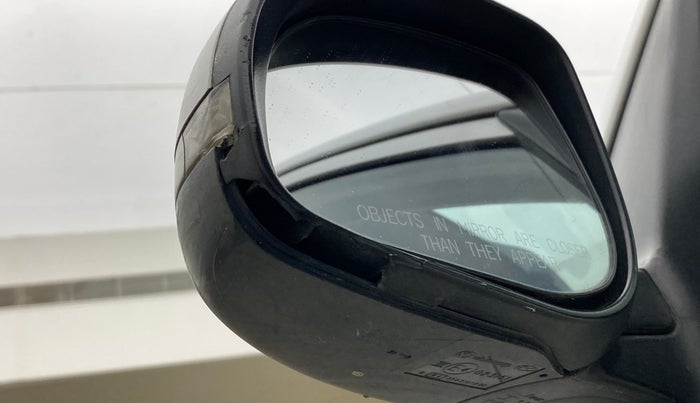 2013 Hyundai i10 SPORTZ 1.2, Petrol, Manual, 94,975 km, Left rear-view mirror - Cover has minor damage