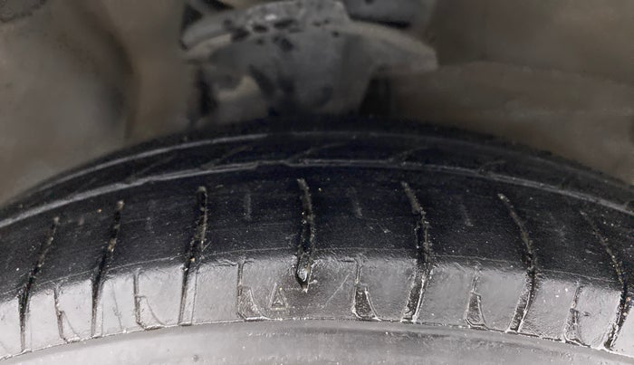 2013 Hyundai i10 SPORTZ 1.2, Petrol, Manual, 94,975 km, Right Front Tyre Tread