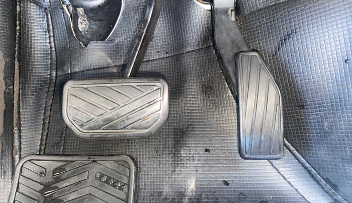 2018 Maruti IGNIS ALPHA 1.2 AMT, Petrol, Automatic, 97,686 km, Pedals