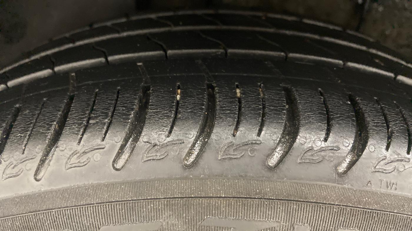 2020 Tata ALTROZ XZ PETROL, Petrol, Manual, 20,986 km, Right Rear Tyre Tread