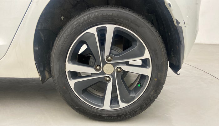 2020 Tata ALTROZ XZ PETROL, Petrol, Manual, 20,986 km, Left Rear Wheel