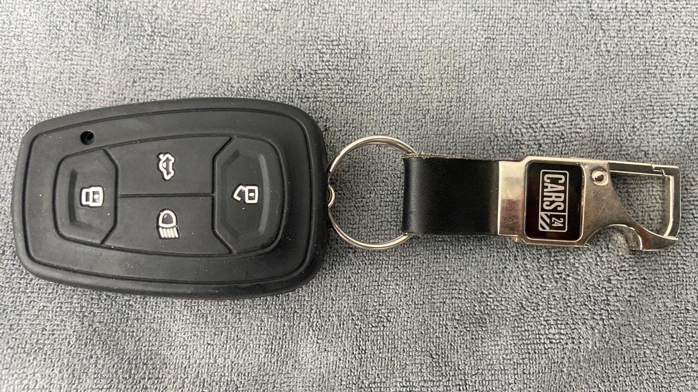2020 Tata ALTROZ XZ PETROL, Petrol, Manual, 20,986 km, Key Close Up