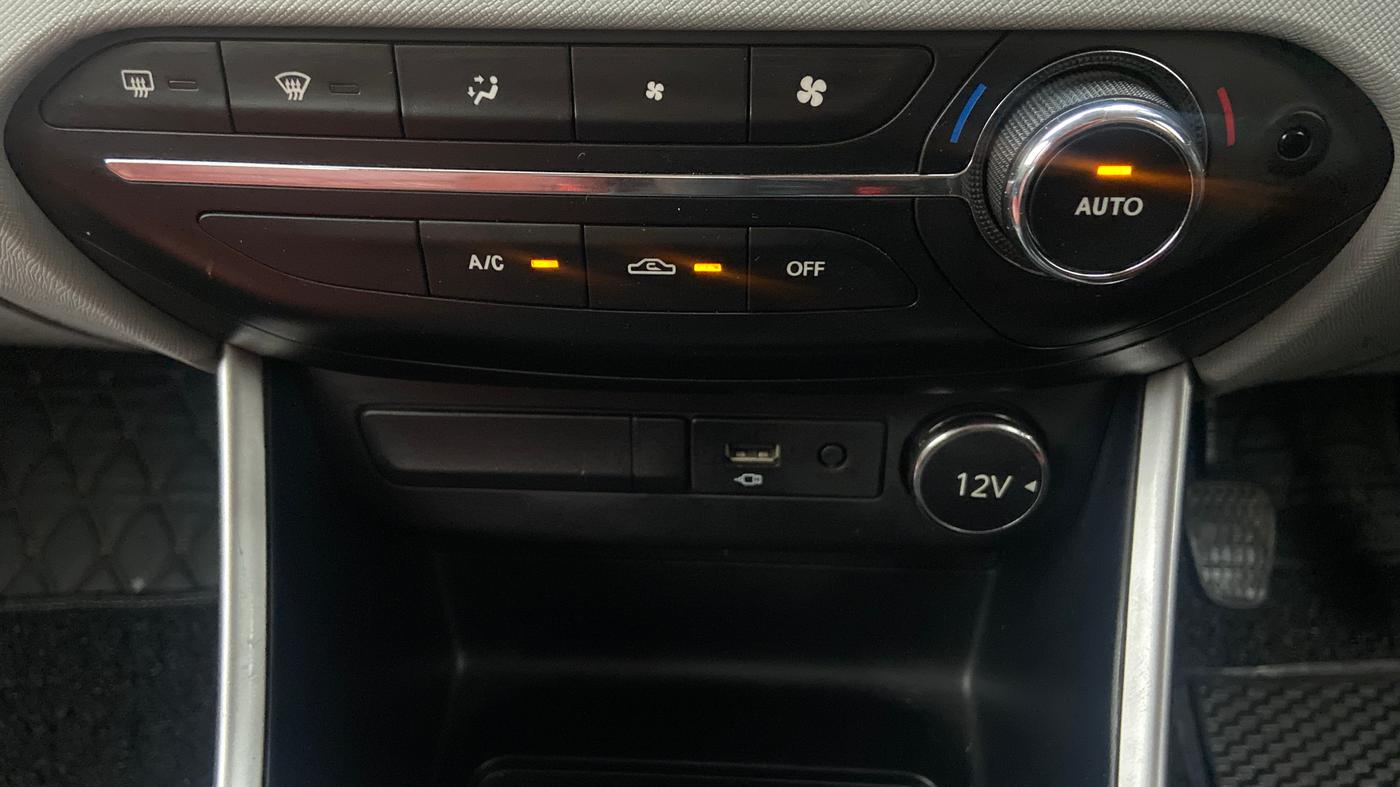 2020 Tata ALTROZ XZ PETROL, Petrol, Manual, 20,986 km, Automatic Climate Control