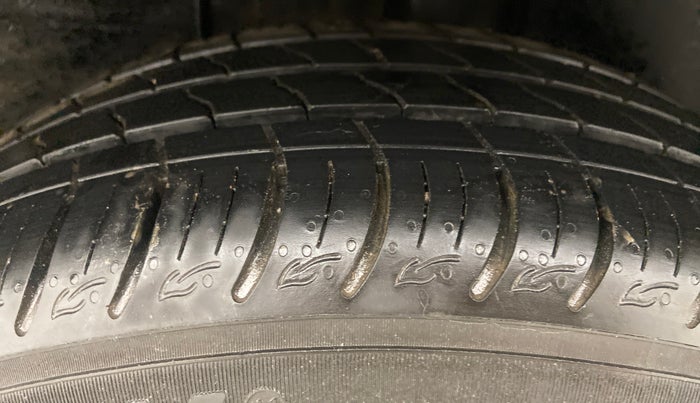 2020 Tata ALTROZ XZ PETROL, Petrol, Manual, 20,986 km, Left Rear Tyre Tread