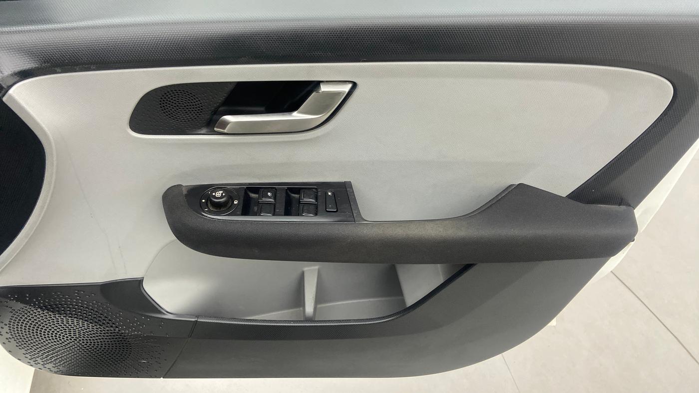 2020 Tata ALTROZ XZ PETROL, Petrol, Manual, 20,986 km, Driver Side Door Panels Control