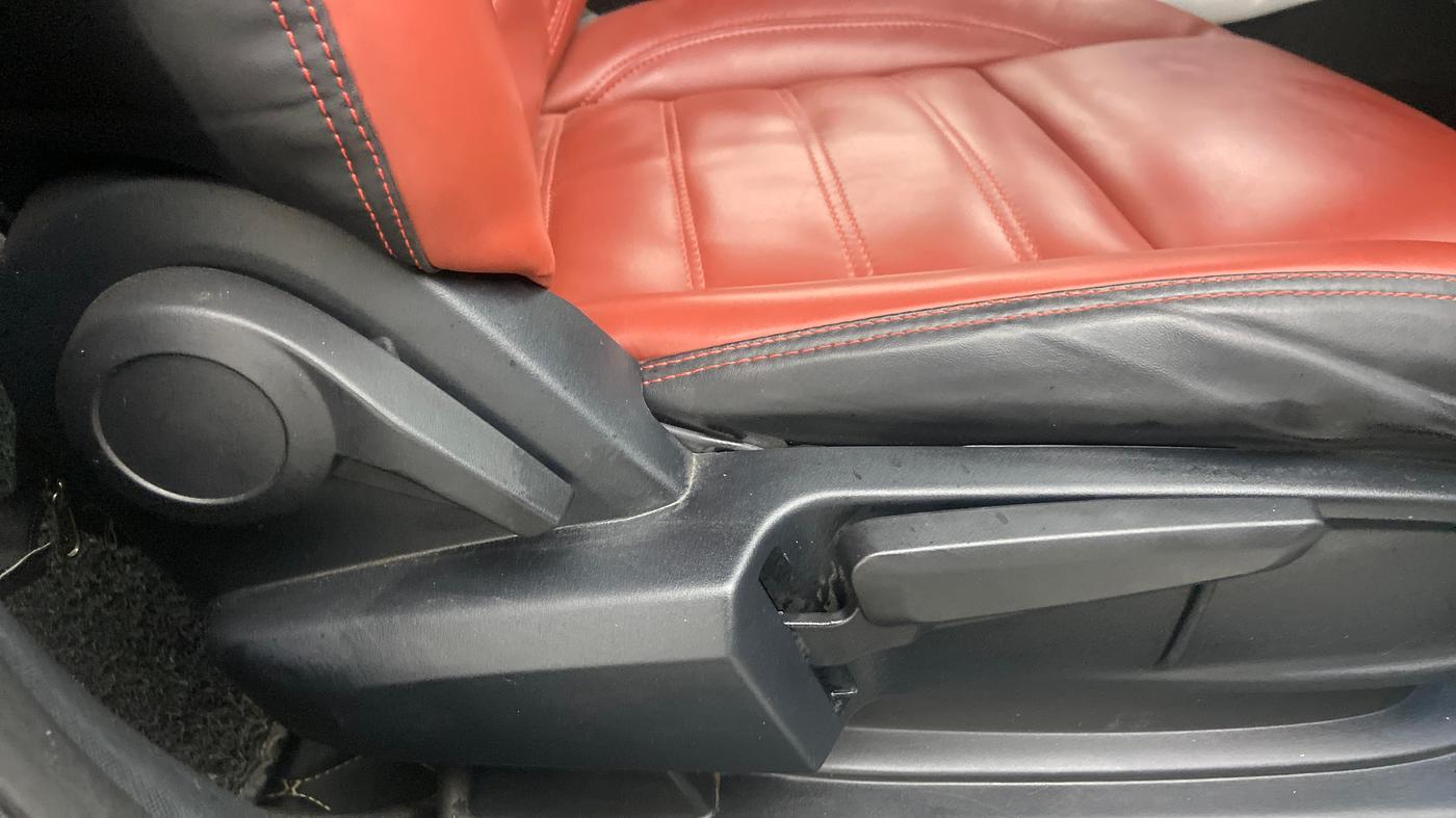 2020 Tata ALTROZ XZ PETROL, Petrol, Manual, 20,986 km, Driver Side Adjustment Panel