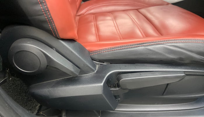 2020 Tata ALTROZ XZ PETROL, Petrol, Manual, 20,986 km, Driver Side Adjustment Panel