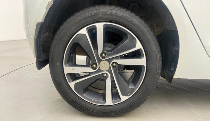 2020 Tata ALTROZ XZ PETROL, Petrol, Manual, 20,986 km, Right Rear Wheel